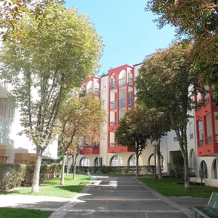 à Lamalou-les-bains, Balcon, Wifi, Proche Thermes Et Nature - Fr-1-451-208 Appartement Lamalou-les-Bains